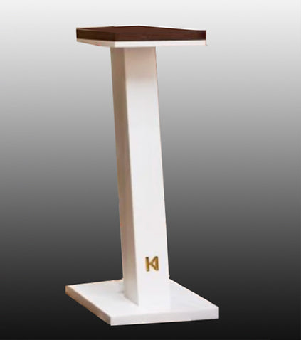 Kroma Atelier Stand for Leonore, and Macbeth